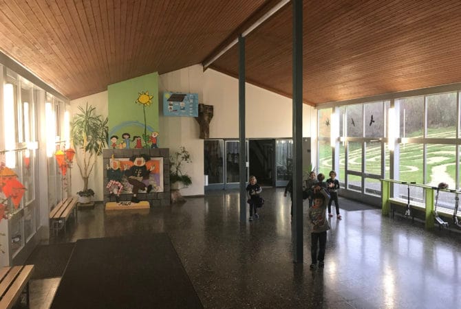 Eingangshalle der Schule Wölflinswil